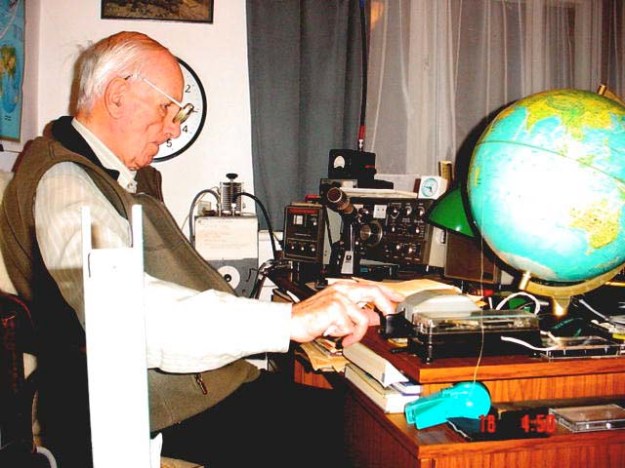 Frank Barnard G4FB operating in 2003